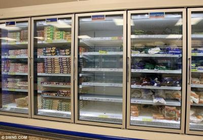 China Refrigerador comercial moderado de la bebida del supermercado del refrigerador de la bebida de la puerta de cristal en venta
