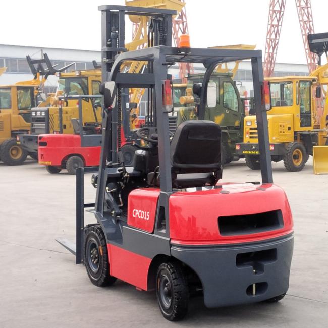 China 1.5ton Diesel Forklift Truck with Mitsubishi S4s Isuzu Engine Forklift