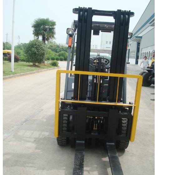 2ton LPG Forklift with Cabin Nissan K21 K25 Engine