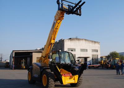 China Multi Function XCMG Telescopic Forklift with Extended Boom Compact Structure for sale