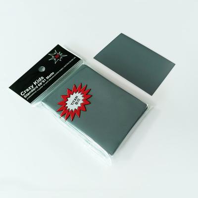 中国 灰色ポリ塩化ビニールの酸の自由なカードの袖 PP のポケモン カードの保護装置の袖 販売のため