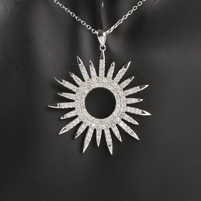 China A colar simples do pendente do deus de Sun forma a joia do medalhão da foto do deus de Sun à venda