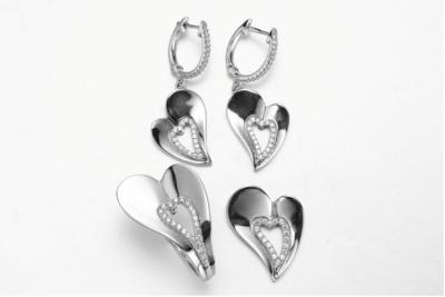 China Circona cúbica de Telesthesia Sterling Silver Double Heart Necklace en venta