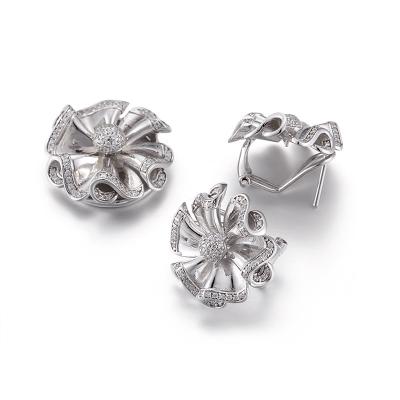 中国 朝顔925銀製CZの花のイヤリングの宝石類のイヤリングは設計する 販売のため