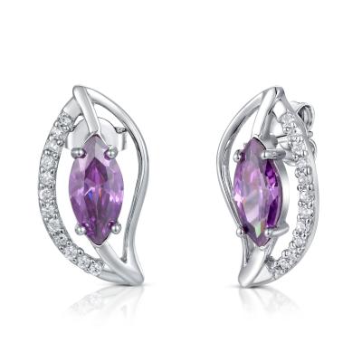 中国 AAA+ 925の純銀製の宝石用原石のイヤリングの女性のために形づく紫色のダイヤモンドの葉 販売のため
