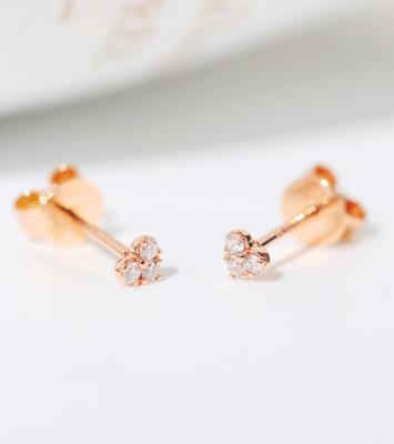 中国 純銀製の華麗な切られたダイヤモンドのあたりのハート形のスタッドのイヤリング0.80ct 販売のため