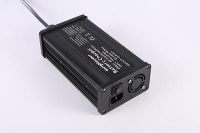 Chine Chargeur de batterie 450w pour toutes sortes de batterie 12V 24V 36V 48V Anderson Dc Plug à vendre