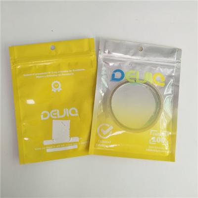 China Bolsas plásticas de los accesorios del teléfono móvil que empaquetan el bolso plástico biodegradable del teléfono celular de la cremallera en venta