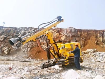 Chine L'installation de soufflage de forage de roche JC860 hydraulique trouent vers le bas la perceuse avec la technologie de DTH à vendre