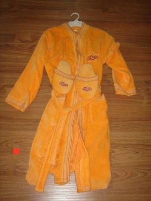 China 100% cotton velour woven terry adult hooded robe with slippers for sale
