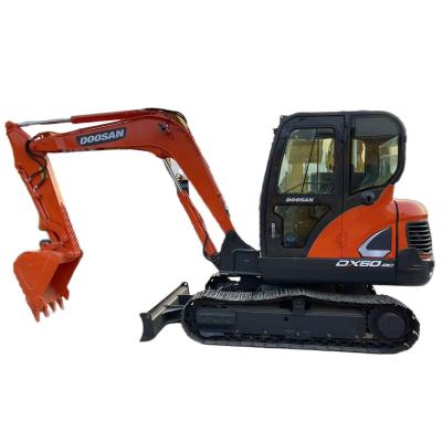 China Used Doosan DX60 9C Excavator Mini Digger High Efficiency With Blade Dozer for sale