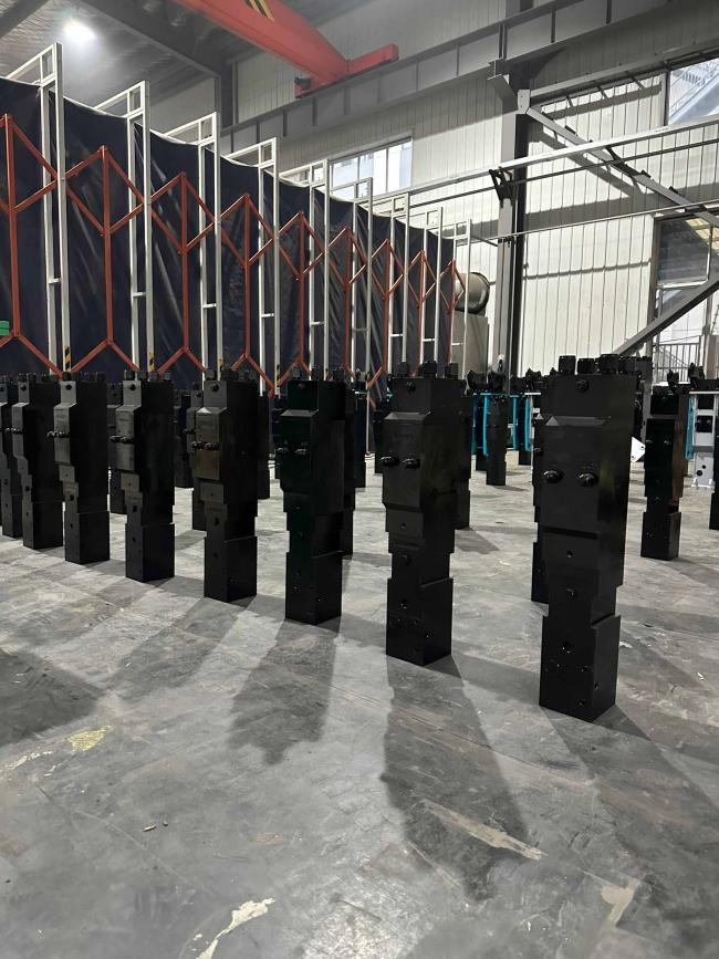 GCB60 GCB100 GCB210 Construction Main Body Hydraulic Breaker for Excavator Spare Parts Product Weight KGS 420 KGS Metal Color 10