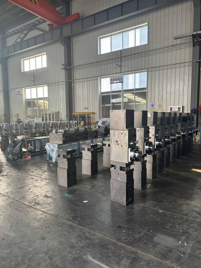 Earth-Moving Construction Main Body of Hydraulic Breaker SB81A SB121 SB151 with 870 KGS Product Weight 9