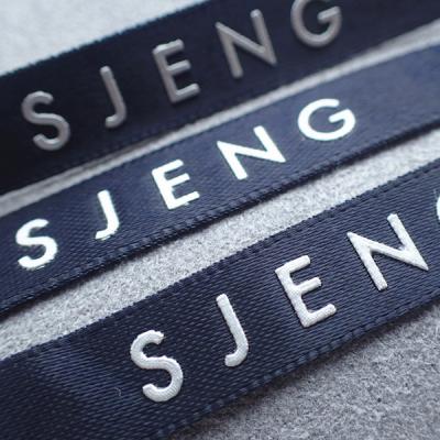 China Recicle a tela dobrada extremidade do damasco que imprime etiquetas da roupa à venda