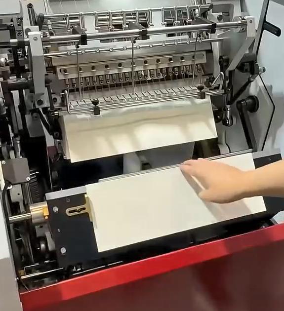 HXSS460 Semi Auto Sewing Machine variable frequency control sealed needle base 18mm pitch