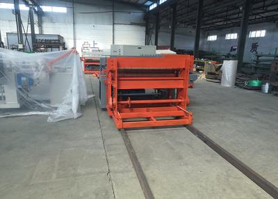 China Weft And Warp Woven Wire Mesh Welding Machine 1600--3250 Mm Width Compact Structure for sale