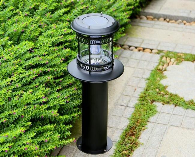 Iron LED Solar Garden Light Outdoor Landcape Pole Lawn Lamp