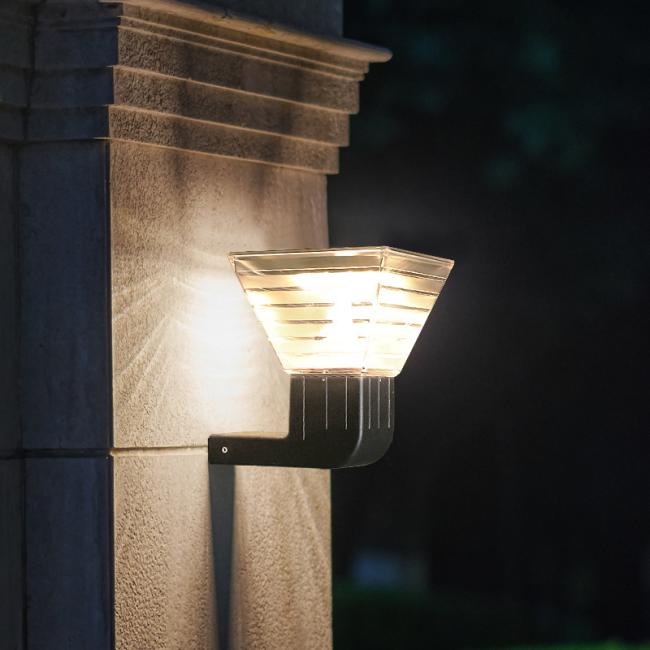 Durable solar wall lamp in outdoor environment