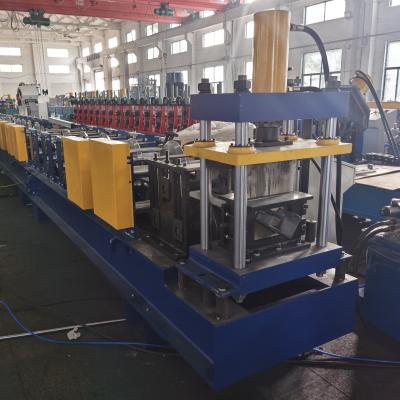 China Seamless Gutter Roll Forming Machine 900mm For Roof Drainage for sale