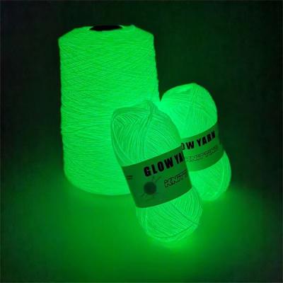 Chine 150D 2mm Glow Dark Yarn vert Brillant dans la laine de tricot sombre à vendre