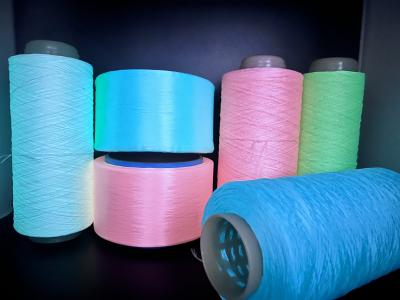 China Heat Resistant Luminous Yarn Glow Yarn Knitting 30 Minutes Charge for sale