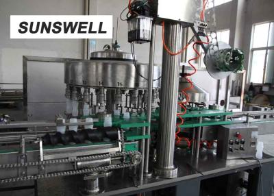 Chine En rinçant l'eau réutilisez la machine de remplissage de jus pour la chaîne de production en aluminium de bouteille à vendre