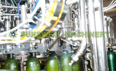 China Acaricie la planta de embotellamiento del zumo de manzana de la máquina de rellenar del zumo de fruta del jarabe de la botella 3-In-1 en venta