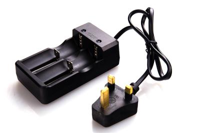 China UK Plug Smart  3.7 V Li Ion Battery Charger For Lithium Ion Battery Long Using Life for sale
