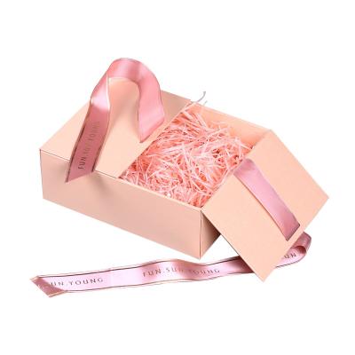China Caja de cartón de empaquetado al por mayor del diseño de la caja del precio de fábrica Niza para el regalo en venta