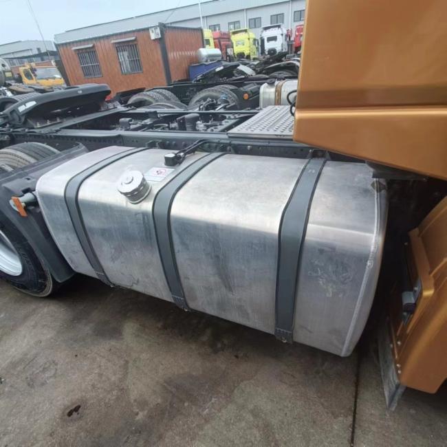 Heavy Duty Sinotruk Chassis Garbage Truck with Power Assisted Hydraulic Steering