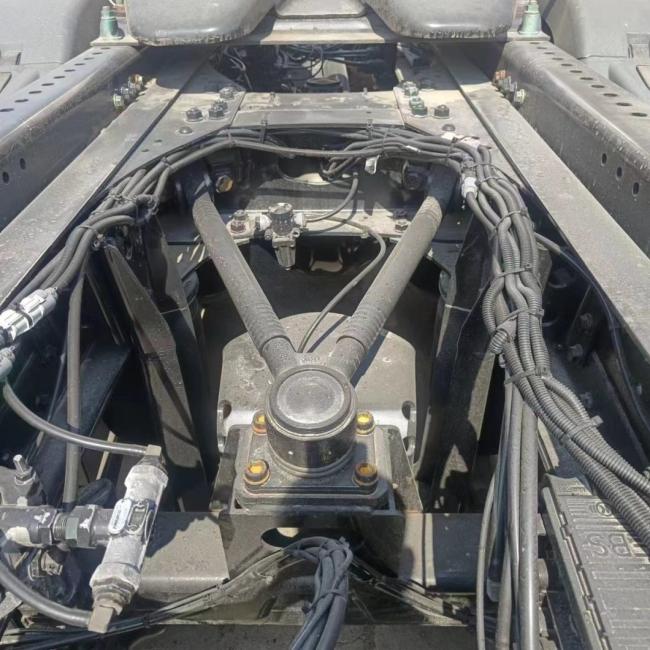 470 Horsepower Man Series Heavy-Duty Tractor with Used Truck