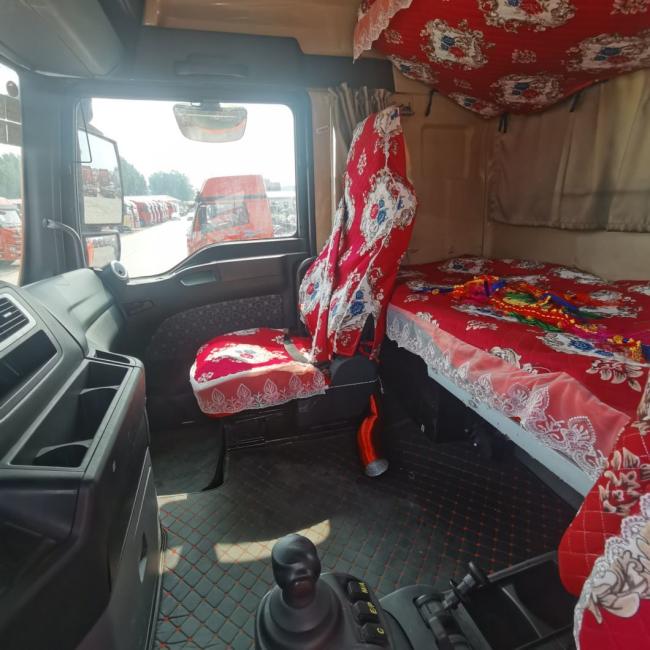 540HP Heavy Duty 6X4 Tractor Truck with Air Suspension Seat