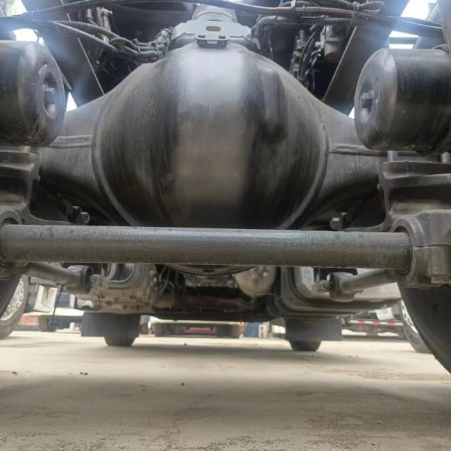 Shandeka 480HP CNG Tractor with Air Suspension Seat for Heavy Duty Towing