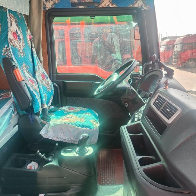 Agricultural Diesel Tractor Truck Designed for Heavy Duty Transportation Needs