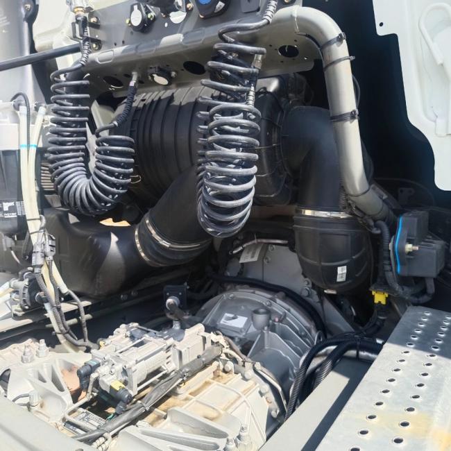 Heavy Haulage Diesel Truck with Hydraulic Steering for Heavy Duty Transportation