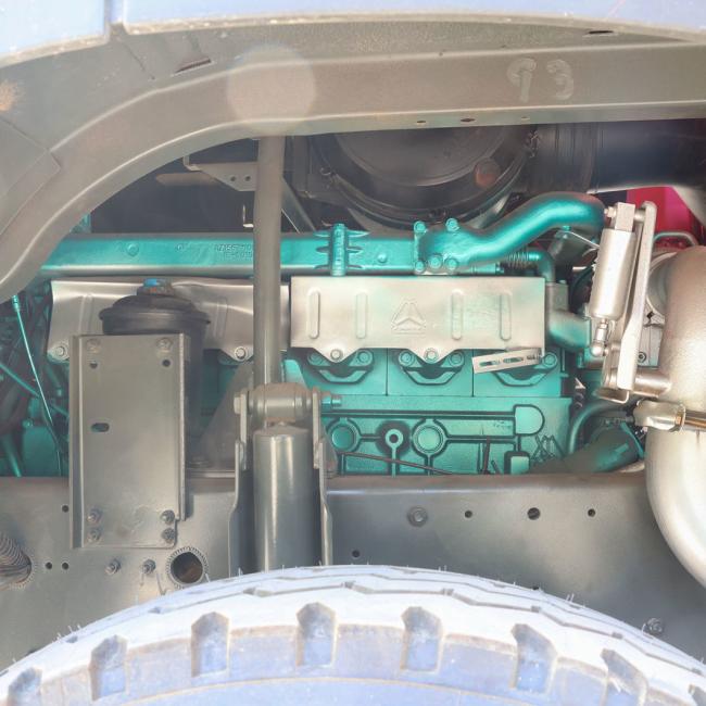 Trusted Commercial Chassis with Hydraulic Steering and Sinotruk Brand for Durability