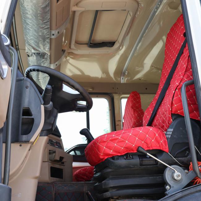 Industrial Truck Chassis with New Tyres and Sinotruk Brand for Sturdy Performance