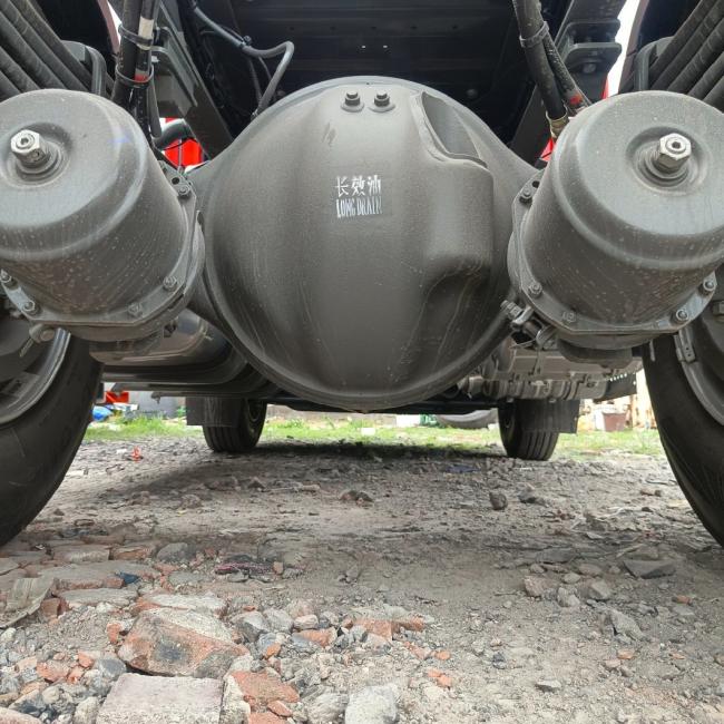 Diesel 4X2 Tractor Truck with Air Suspension Seat and 1000L Fuel Tank