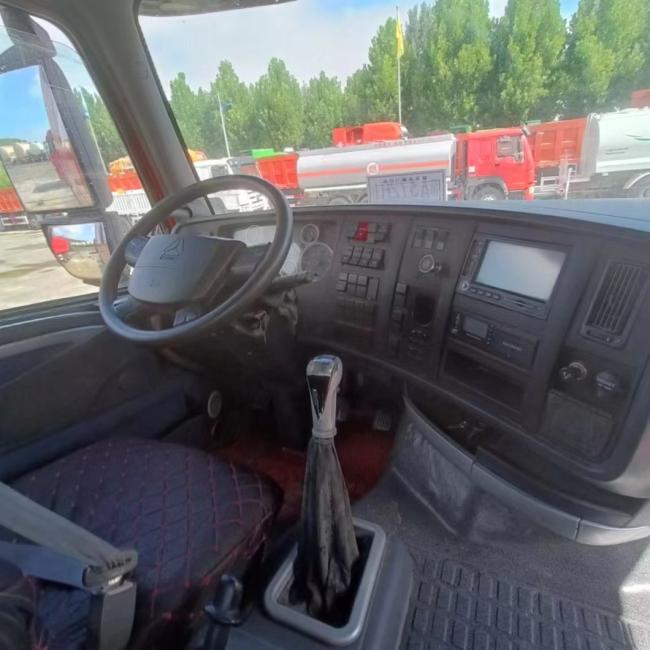 Shacman Semi Trailer Truck with Air Suspension Seat and 1000L Fuel Tank