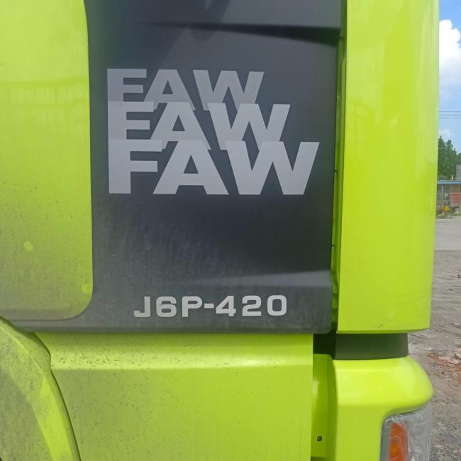 China FAW Jiefang J6p420HP Diesel 6X4 Tractor Truck