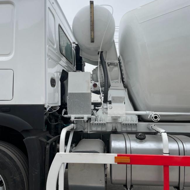 New/Used Concrete Mixer 2m3 8m3 12m3 4X2 /6X4/8X4 Mobile Tank Truck HOWO Manual Diesel Truck Mounted Mixing Transport in Discount Price for Sale with CCC CE