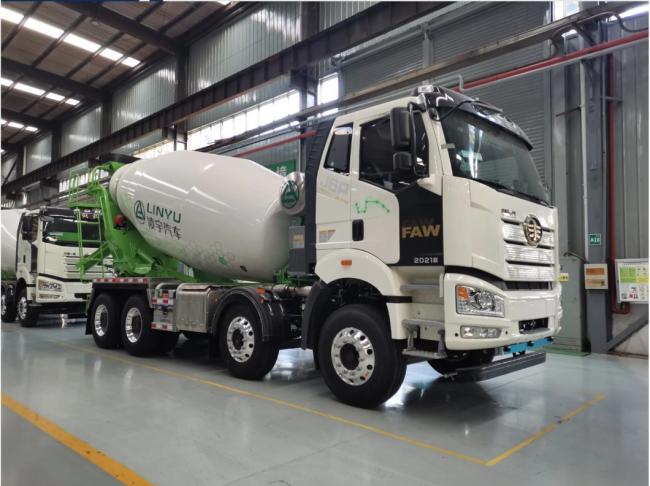 Heavy Duty China National Heavy Duty Truck Steyr Concrete Mixer Truck