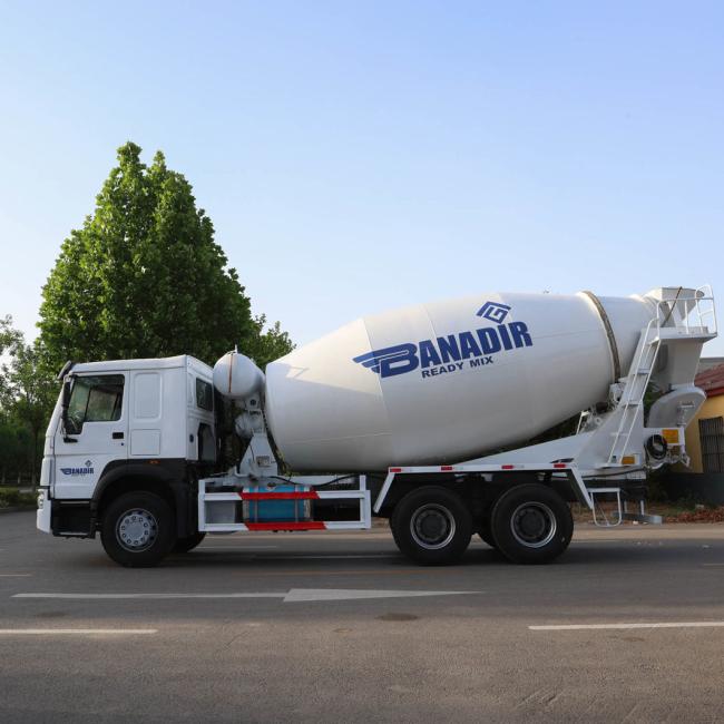 Truck Mixing Plant Heavy Duty Sinotruk Cement Mixer Truck
