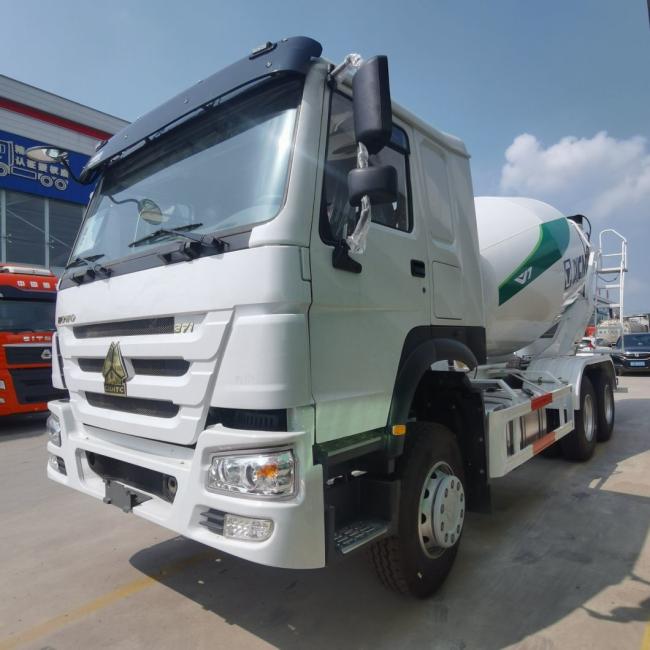 Heavy Duty Concrete Mixer Truck with New Tyres and Hydraulic Steering