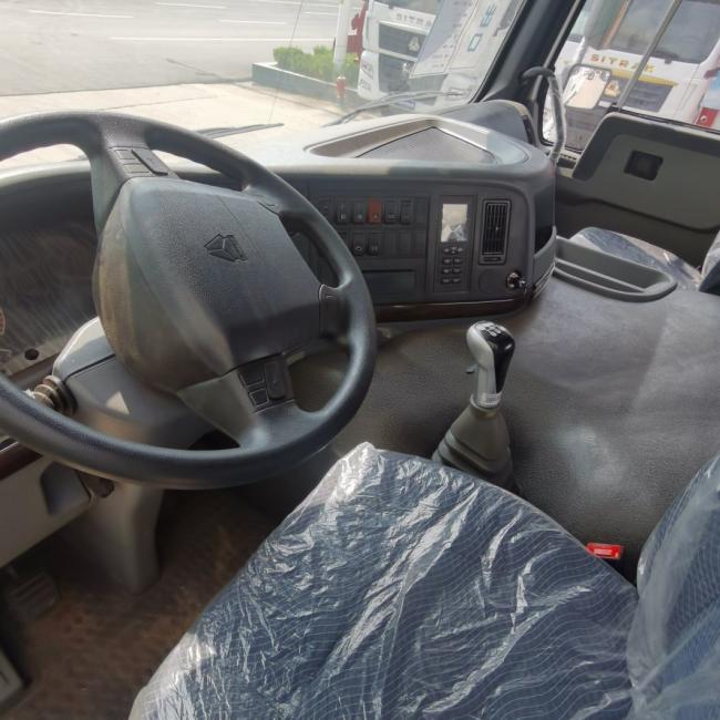 Heavy Duty Concrete Mixer Truck with New Tyres and Hydraulic Steering