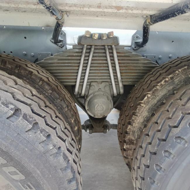 Heavy Duty Concrete Mixer Truck with New Tyres and Hydraulic Steering