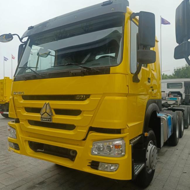 Heavy-Duty Tractor Head HOWO6X4 Trac with Air Suspension Driver Seat.
