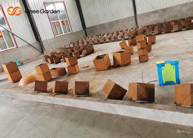 2022 Decorative Corten Steel Pant Box Metal Bending Rusty Decoration Planter in The Outdoor Patio