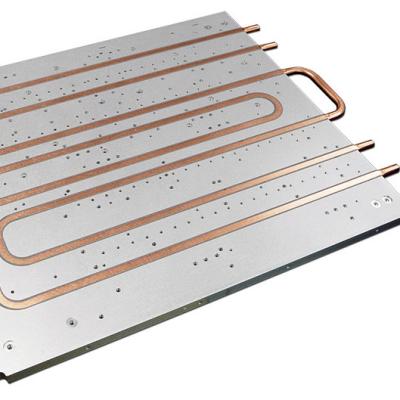 China Protuberancias de aluminio del disipador de calor de placa del disipador de calor refrigerado por agua frío del tubo de cobre en venta