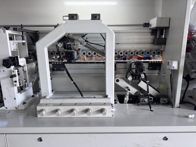 Edge banding machine side view